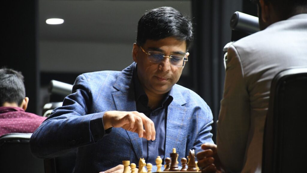 chess grandmasters : Viswanathan Anand playing chess during an international tournament